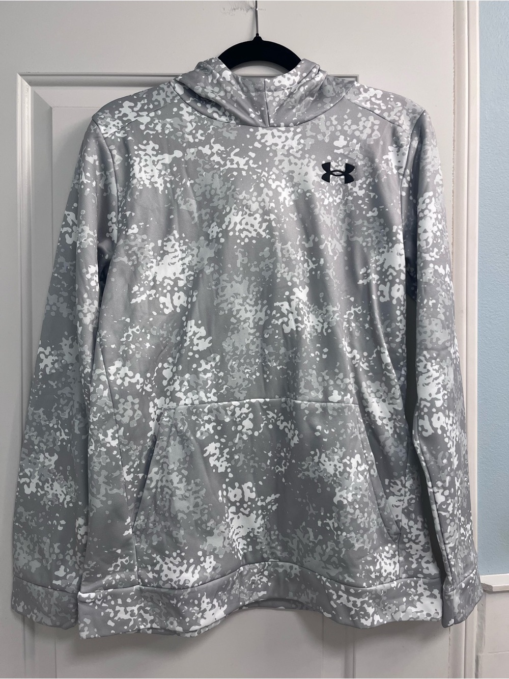 Under Armour Women’s Gray & White Camo Hooded Pullover